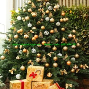 Cây thông noel màu vàng